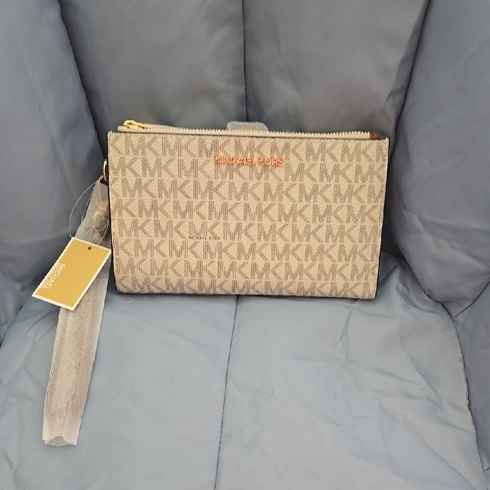 NWT Michael Kors Beige And Brown Wristlet